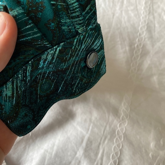 Bernard Cowan Vintage Satin Blouse Green Metallic Mock Neck Size 11/12 - Picture 8 of 13